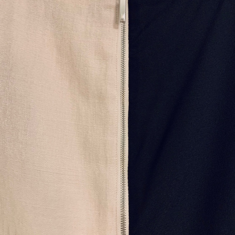 Modern Colorblock Shift Dress - Picture 3 of 4